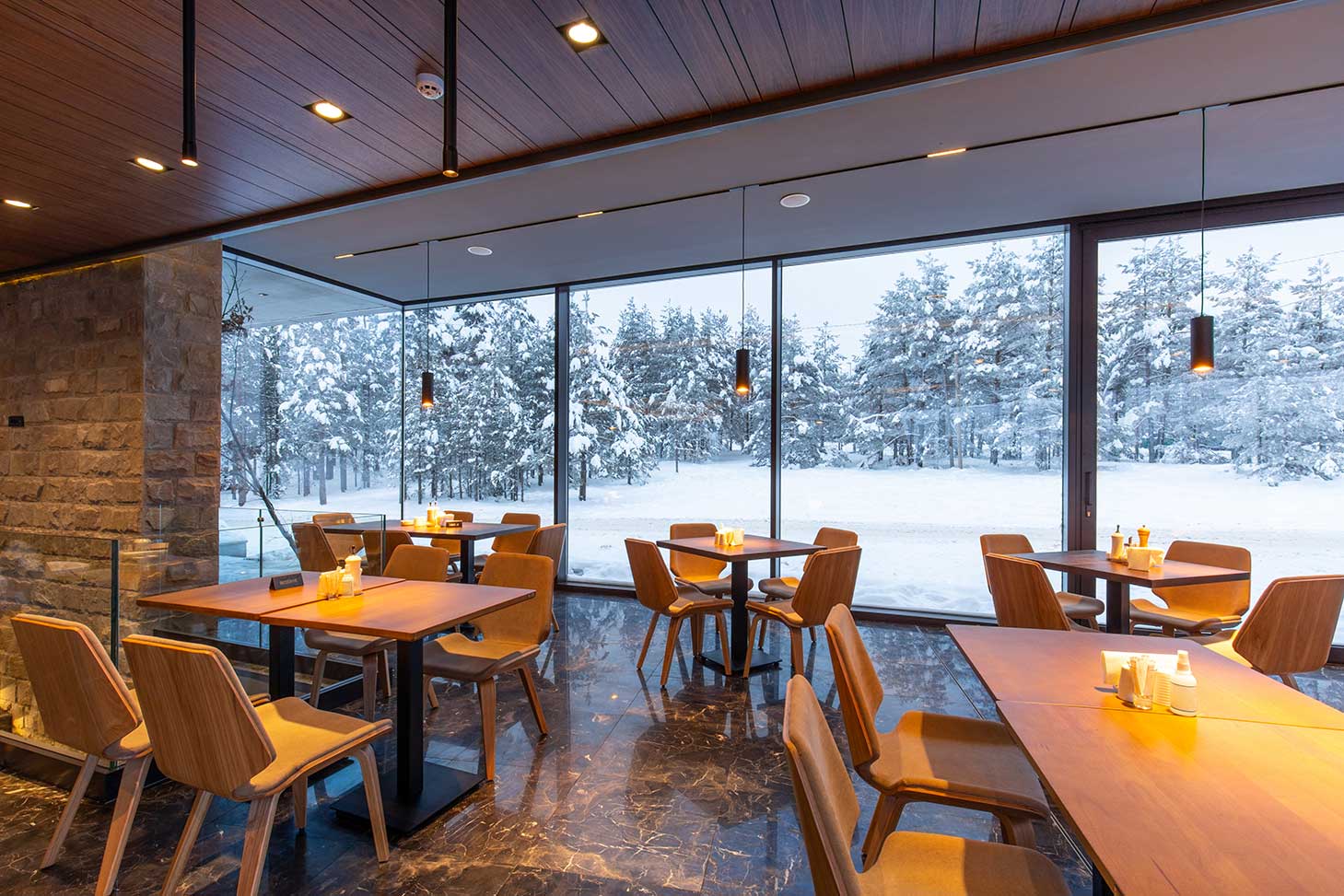Lieu de séminaire d’entreprise avec vue sur la montagne en hiver